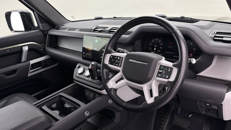 2024 Land Rover Defender 3.0 D300 X-Dynamic HSE 90 3dr Auto ESTATE DIESEL Automatic