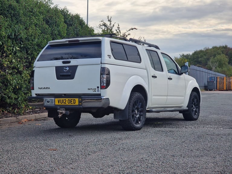 2012 Nissan Navara Double Cab Pick Up Outlaw 3.0dCi V6 231 4WD Auto PICK UP Diesel Automatic