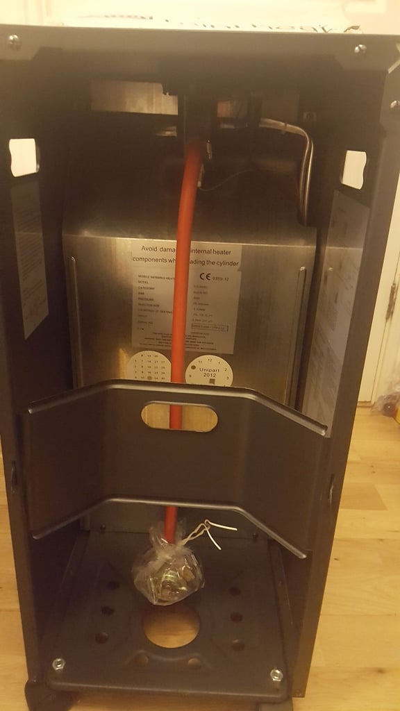 calor gas mini heat black lpg radiant mobile heater fitted with 21mm butane regulator new other