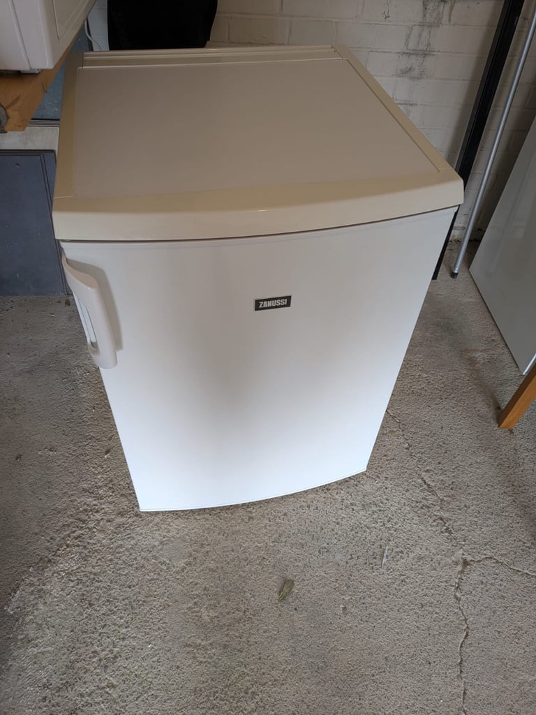 Zanussi undercounter fridge freezer 