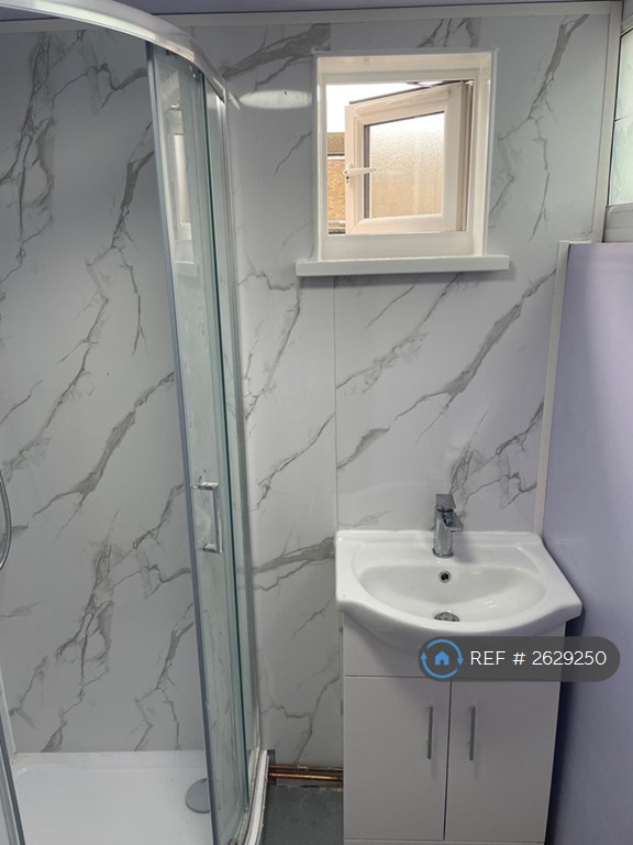 4 bedroom house in Canterbury Way, Stevenage, SG1 (4 bed) (#2629250)