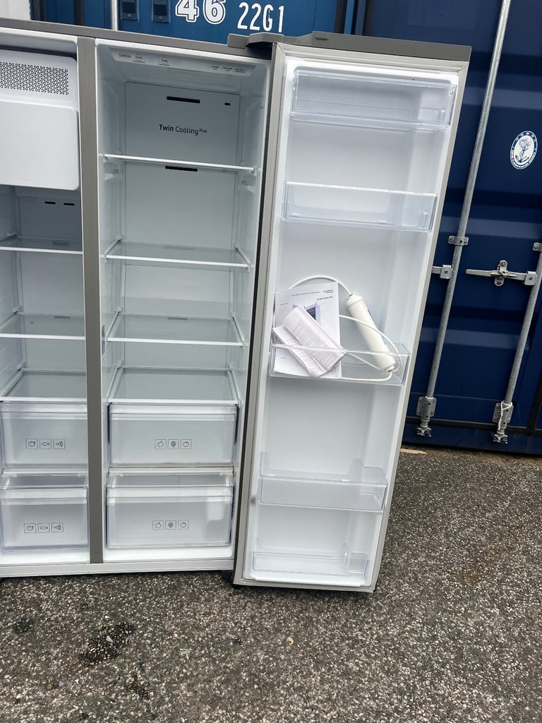 SAMSUNG AMERICAN FRIDGE FREEZER FOR SALE