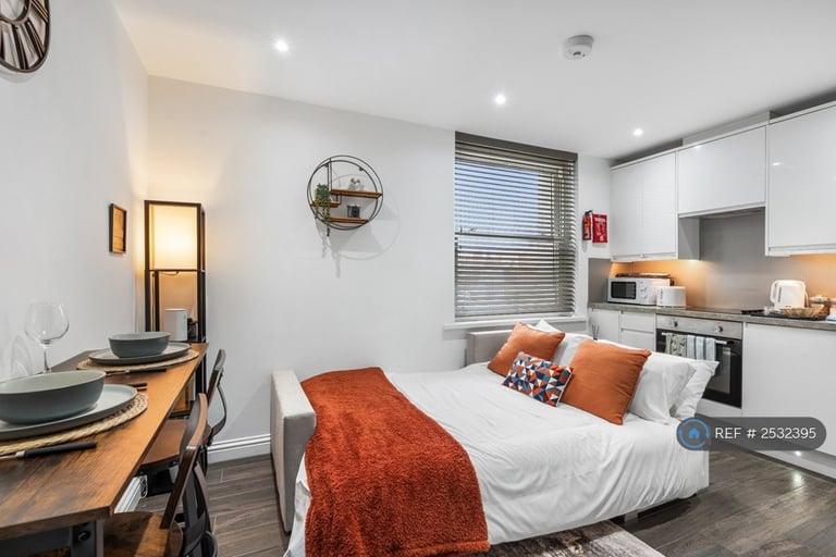 1 bedroom flat in Windsor Court, Brighton, BN1 (1 bed) (#2532395)