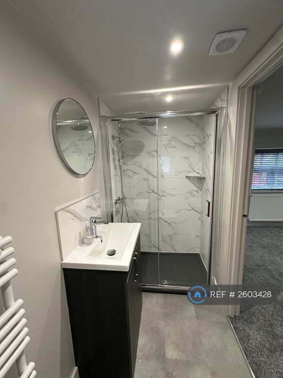 3 bedroom flat in High Street, Worksop, S80 (3 bed) (#2603428)