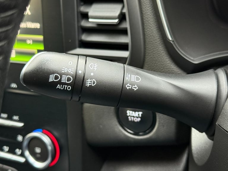 2019 Renault Megane 1.3 TCe Iconic Hatchback 5dr Petrol Manual Euro 6 (s/s) (140 ps) Hatchback Pe...