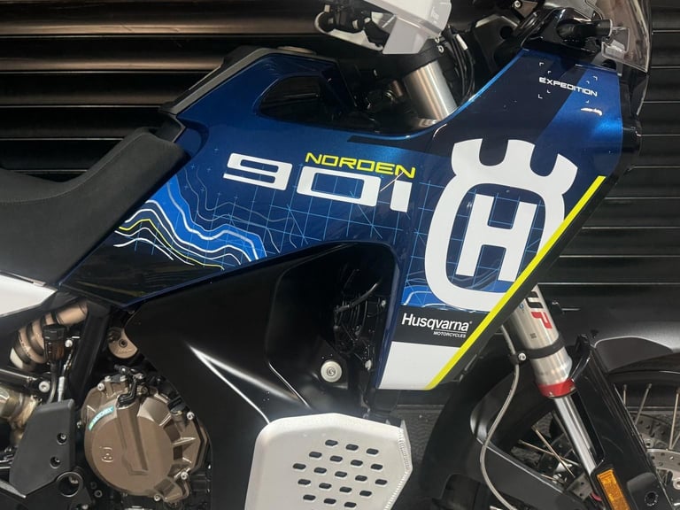 HUSQVARNA NORDEN 901 EXPEDITION 74 PLATE-HEATED SEAT-LUGGAGE ONLY 3012 MILES 202