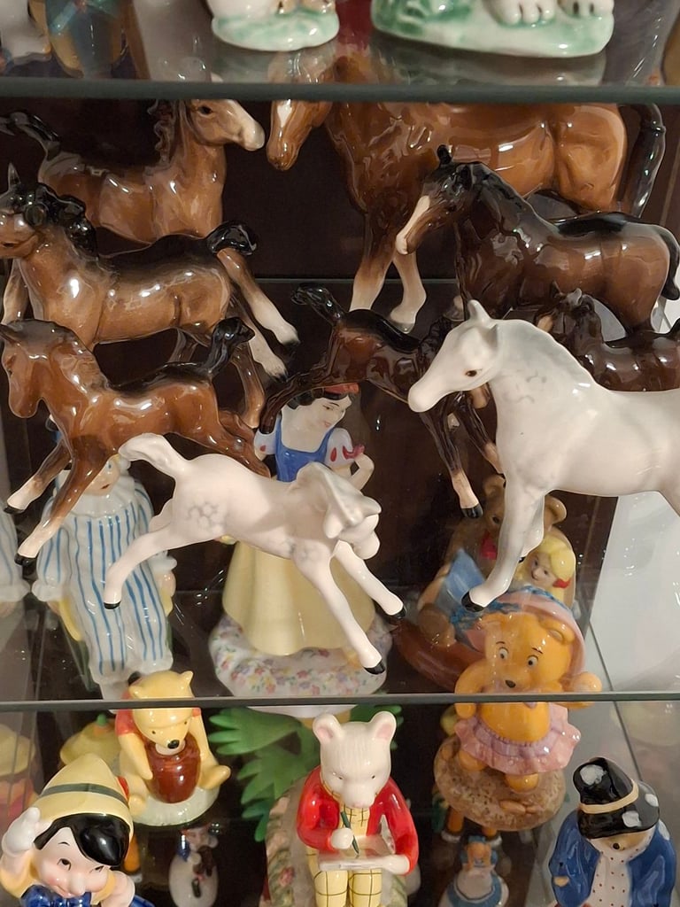 A REALLY BEAUTIFUL SELECTION OF FIGURINES SOME QUITE RARE ALL IN IMMACULATE CONDITION 