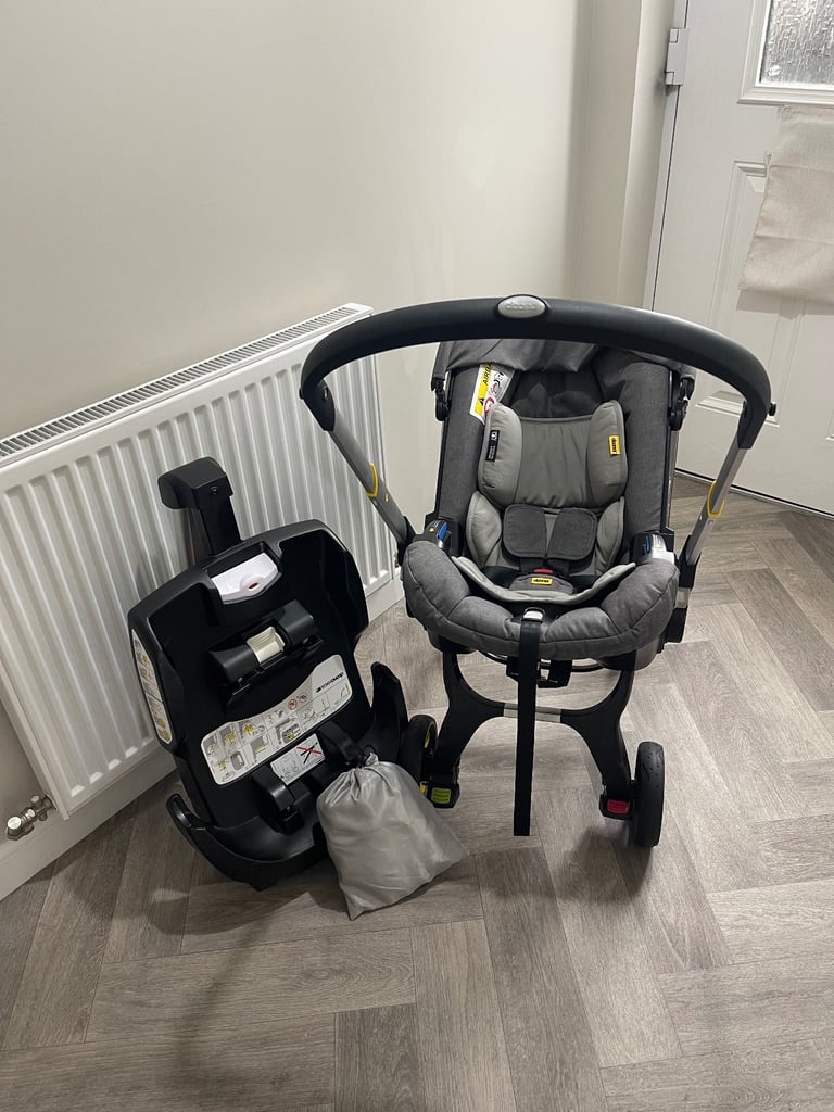 image for Doona car seat and isofix base