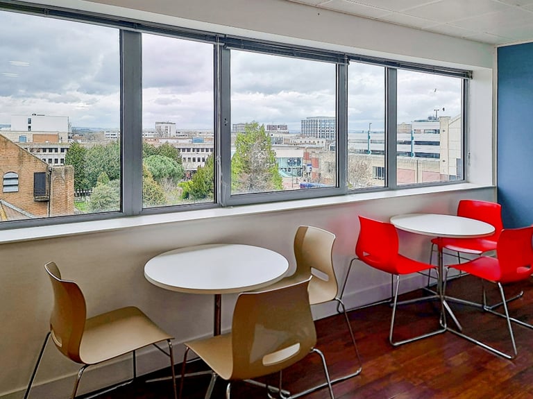 Crawley - RH10 1JH, Flexible coworking memberships in Regus Station Way - Pinnacle