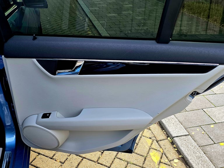 2010 Mercedes-Benz C Class C180 CGI BlueEFFICIENCY Executive LEATHER 90DAYS WARRANTY AUTO SALOON ...