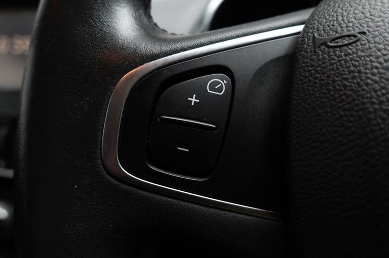 2017 Renault Clio 1.2 16V Dynamique Nav Hatchback 5dr Petrol Manual Euro 6 (75 ps) Hatchback Petr...