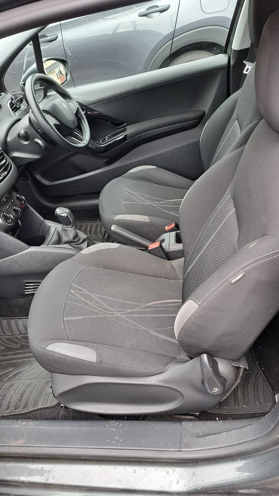 Peugeot, 208, Hatchback, 2013, Manual, 999 (cc), 3 doors