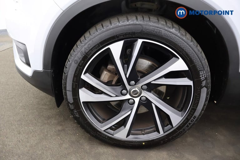 2020 Volvo XC40 2.0 T5 R DESIGN Pro 5dr AWD Geartronic SUV Petrol Automatic