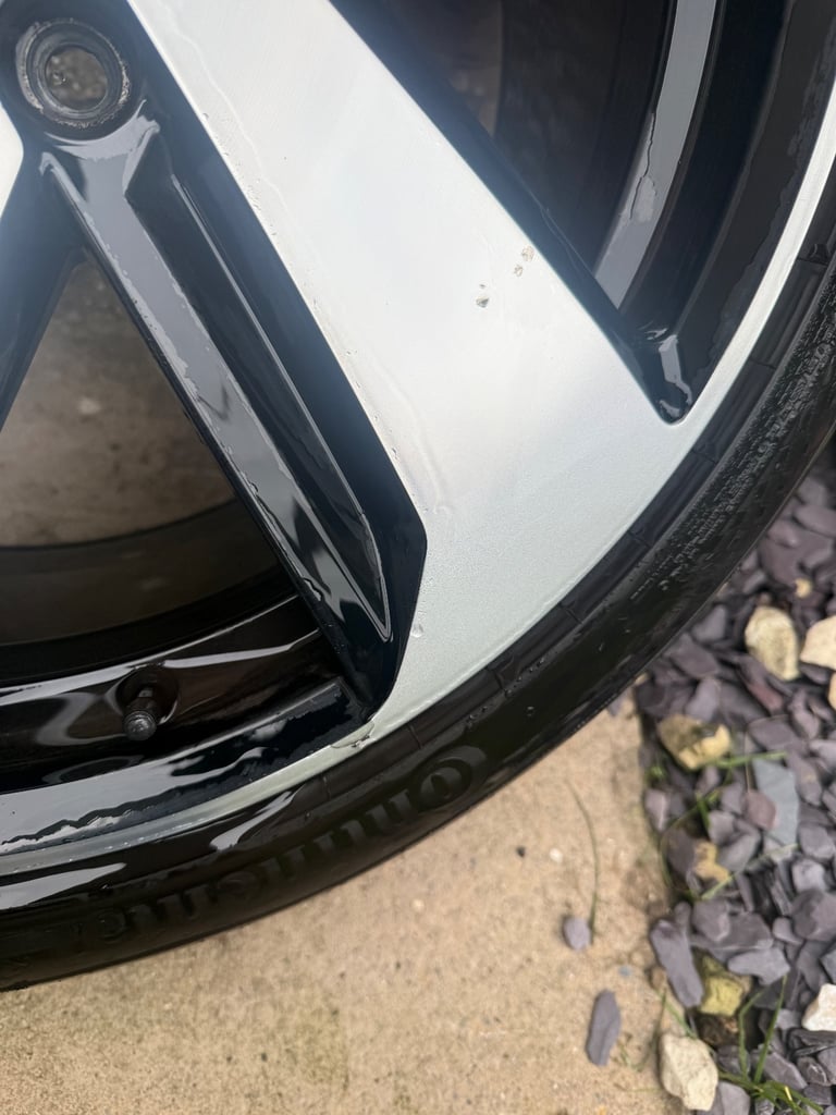 Genuine Volkswagen Golf GTI alloys and tyres