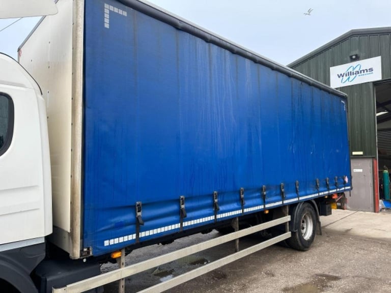 Scania P250 DB 4X2 CURTAIN SIDE WITH TUCKAWAY TAIL LIFT