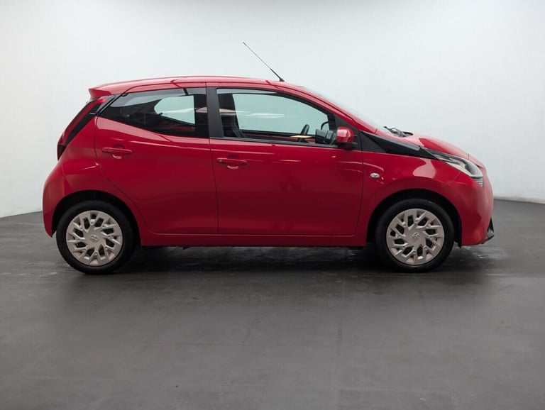 2019 Toyota AYGO 1.0 VVT-i x-play Hatchback 5dr Petrol Manual Euro 6 (71 ps) - AIR CON, DAB, HATC...