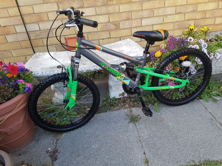 BOYS 20" WHEEL BIKE IN GOOD CLEAN WORKING CONDITION AGE 7+