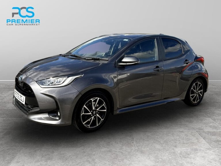  Toyota Yaris VVT-h Design Hatchback HYBRID Automatic