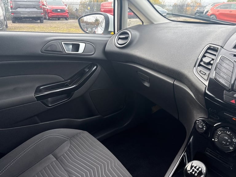 2013 Ford Fiesta 1.25 82 Zetec 5dr Hatchback PETROL Manual
