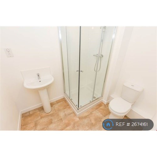 2 bedroom flat in Shaw Road, Aberdeen, AB25 (2 bed) (#2674161)