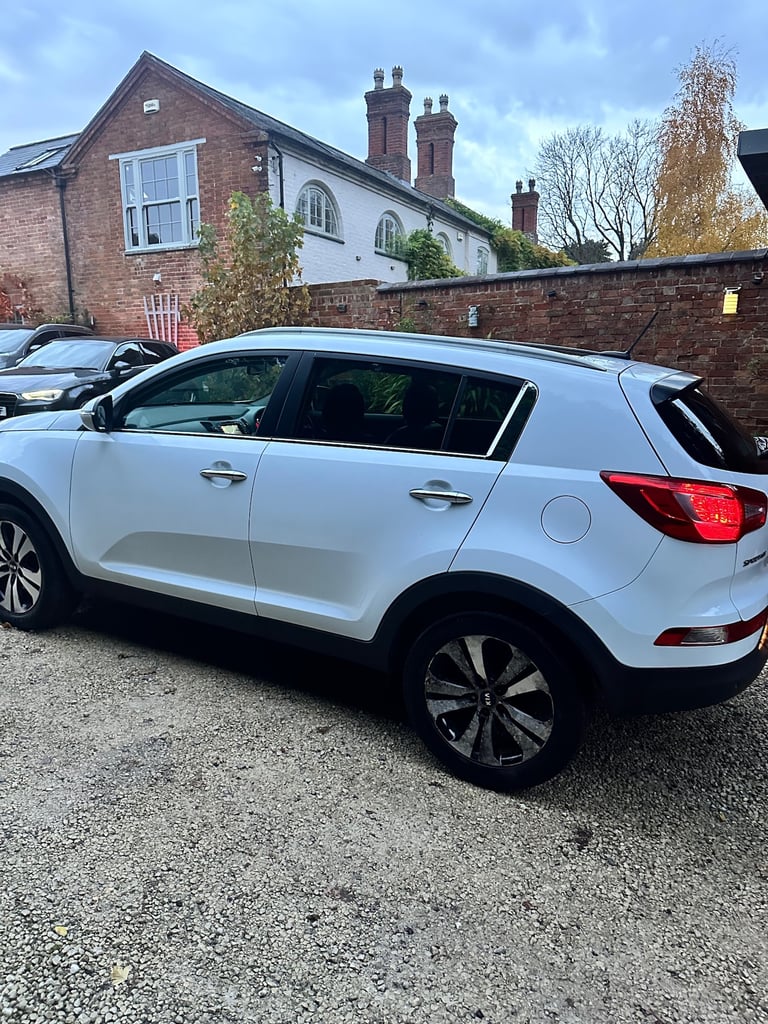 2013 Kia Sportage 1.7 CRDi ISG 3 5dr [Sat Nav] ESTATE Diesel Manual