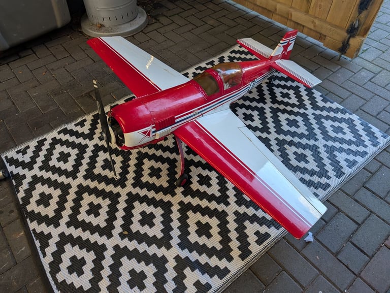 Sukohi rc plane with super tigre s2000 (maybe 2500) engine. 