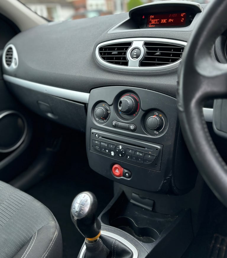 2010 RENAULT CLIO 1.2 PETROL DYNAMIQUE TCE 99 BHP NOT PEUGEOT CITROEN VAUXHALL SEAT SKODA TOYOTA 