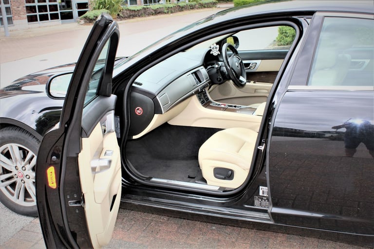 Jaguar, XF, Saloon, 2014, Other, 2179 (cc), 4 doors