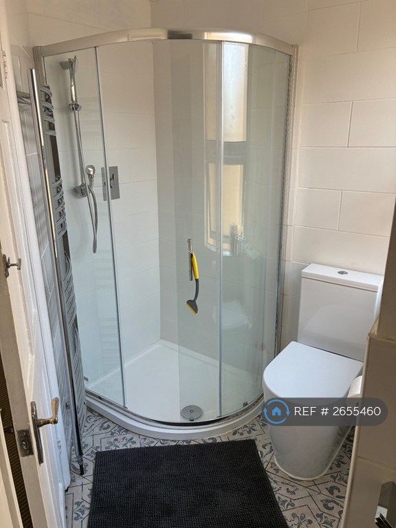 3 bedroom flat in Kent Place, Ramsgate, CT11 (3 bed) (#2655460)