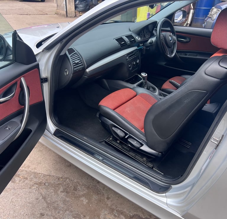 BMW, 1 SERIES, Hatchback, 2011, Manual, 1995 (cc), 3 doors