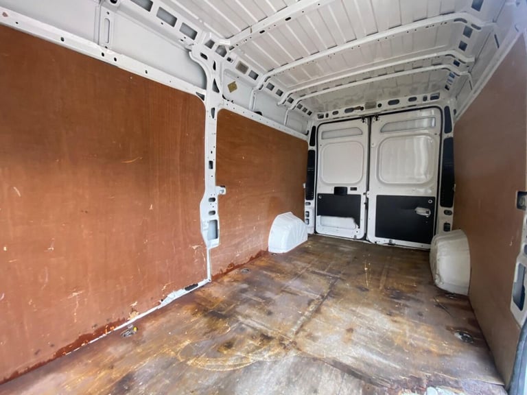 2017 Peugeot Boxer 2.0 BlueHDi 335 Professional L3 H2 Euro 6 5dr PANEL VAN Diesel Manual