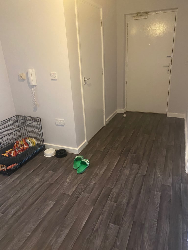 Large 2 bedroom flat for 3 or 4 bedroom house. Home swap