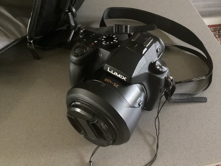 Pansonic FZ1000 Digital Camera