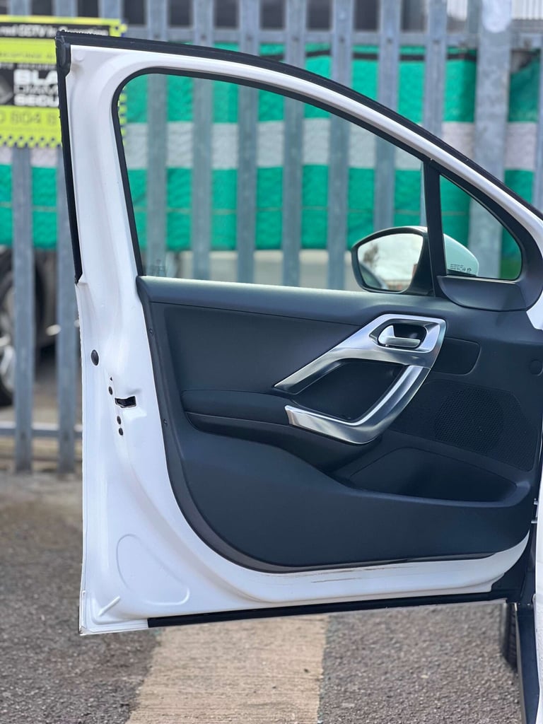 2017 Peugeot 2008 1.6 BlueHDi 120 Allure 5dr HATCHBACK DIESEL Manual