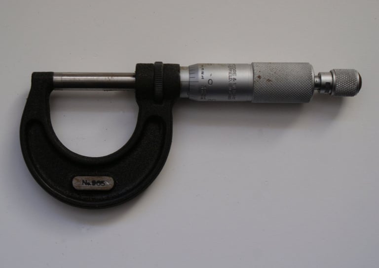 Moore & Wright 0”-1”’ (Imperial) Micrometer No. 965, cased and boxed in excellent condition