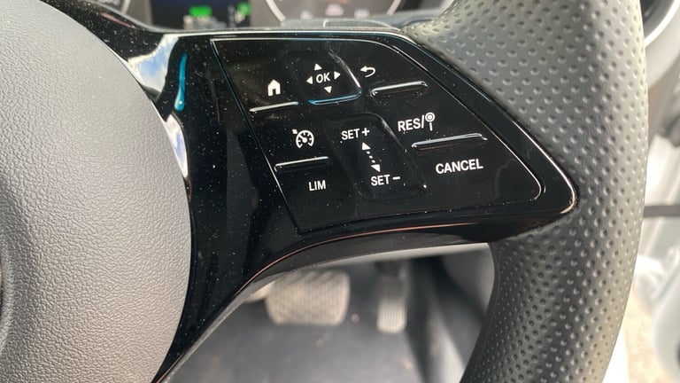 2025 Mercedes-Benz Sprinter 100kW 113kWh Pro Van Auto PANEL VAN ELECTRIC Automatic