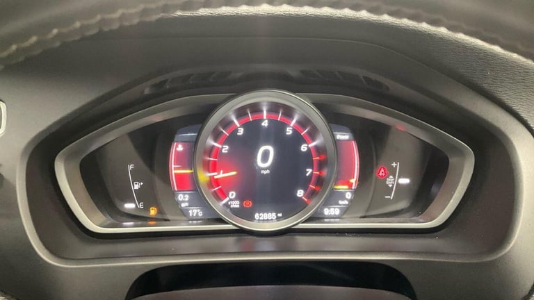2018 Volvo V40 2.0 T3 R-Design Nav Plus Euro 6 (s/s) 5dr HATCHBACK Petrol Manual
