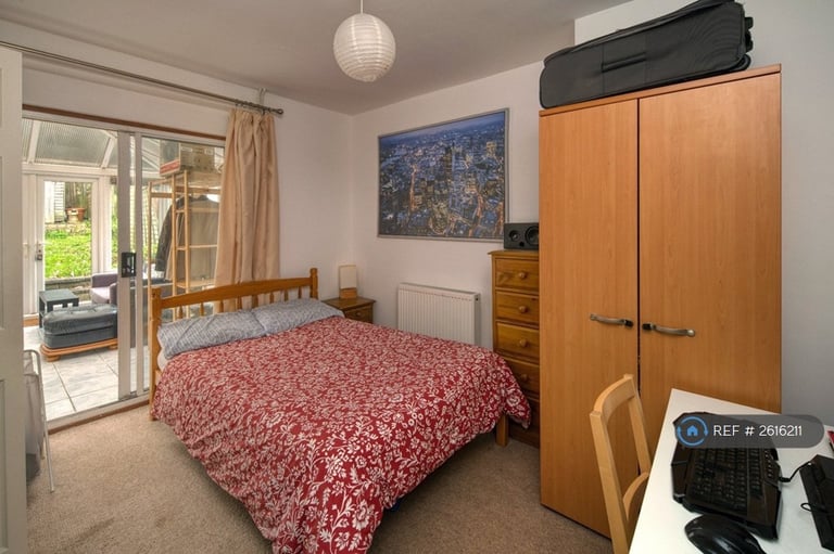 6 bedroom house in Haycombe Drive, Bath, BA2 (6 bed) (#2616211)