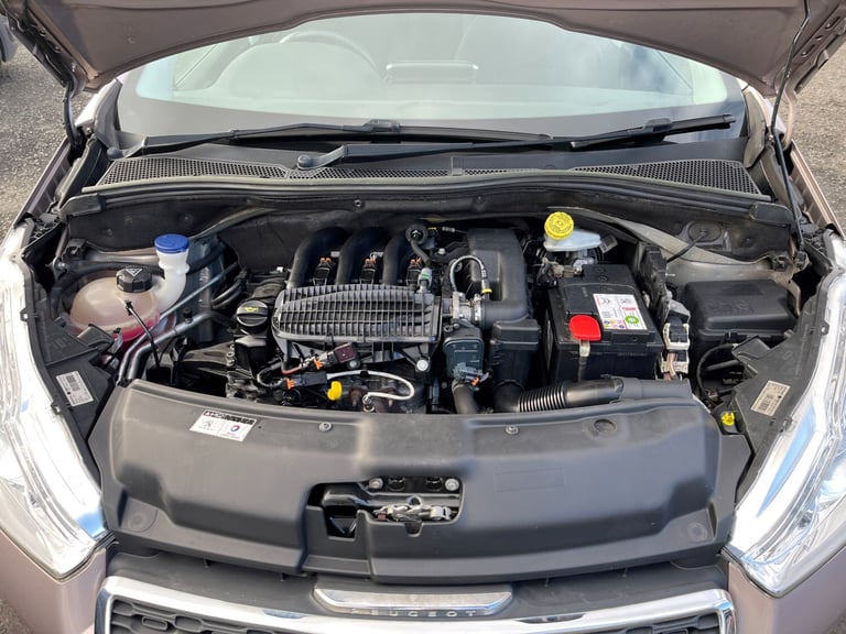 2014 Peugeot 208 ACTIVE 5-Door Petrol