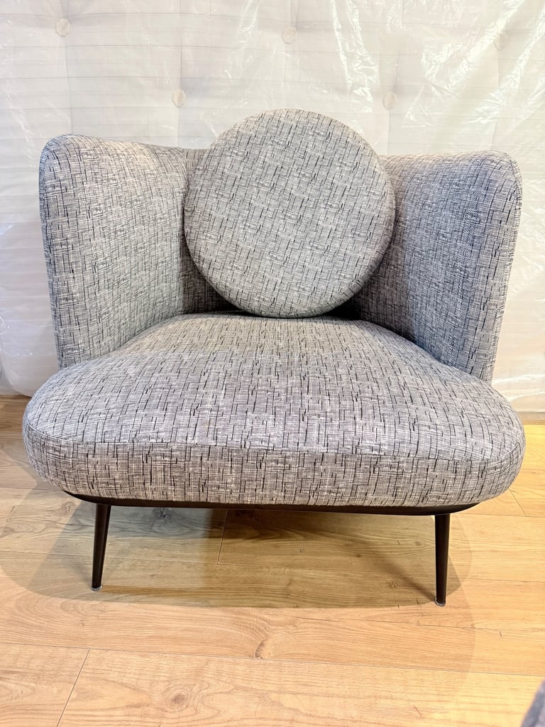 image for V LUX OCCASIONAL CHAIR - ARTESAN BLACK & WHITE SEATER