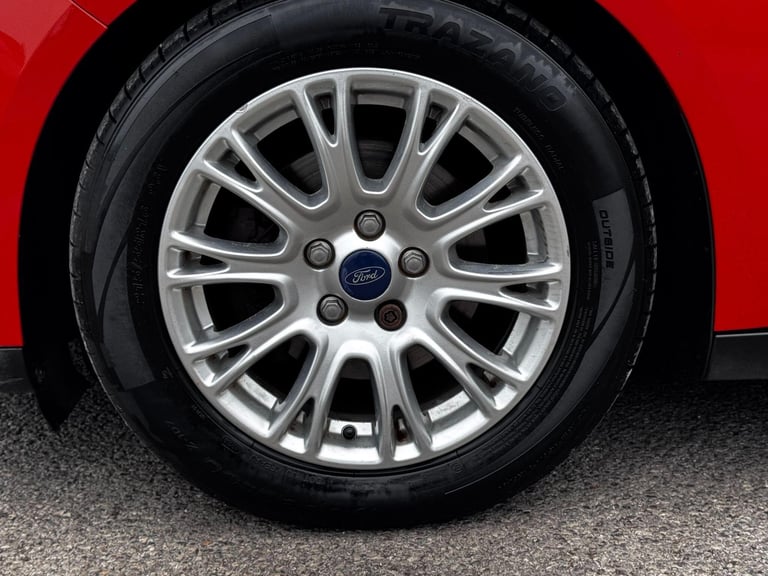 2011 Ford Focus 1.6 TDCi Titanium Euro 5 (s/s) 5dr HATCHBACK Diesel Manual