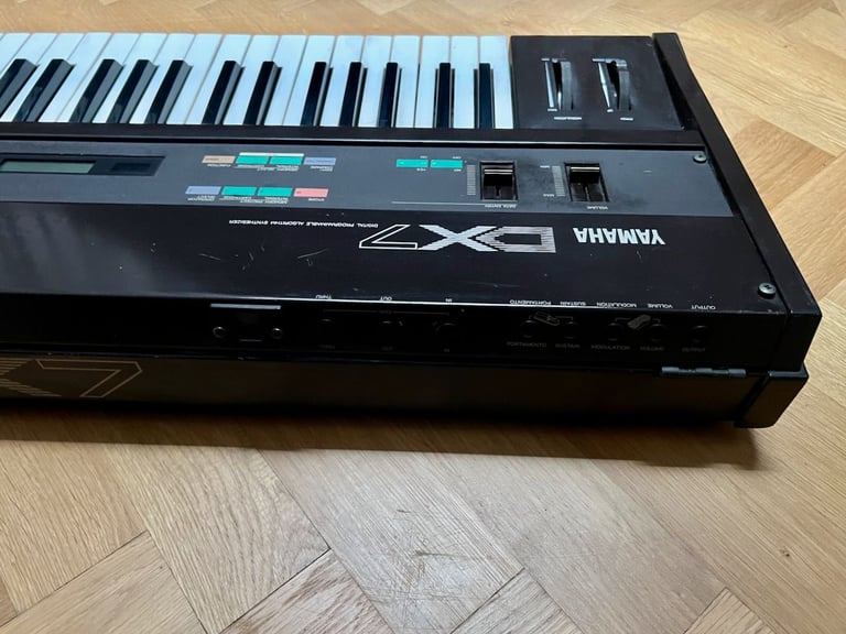 Yamaha DX7 FM Synthesizer