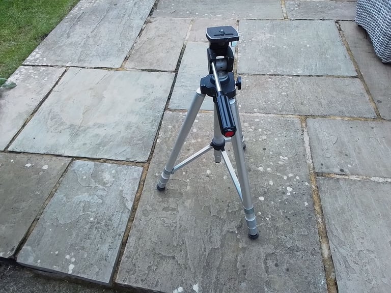 Camera tripod
