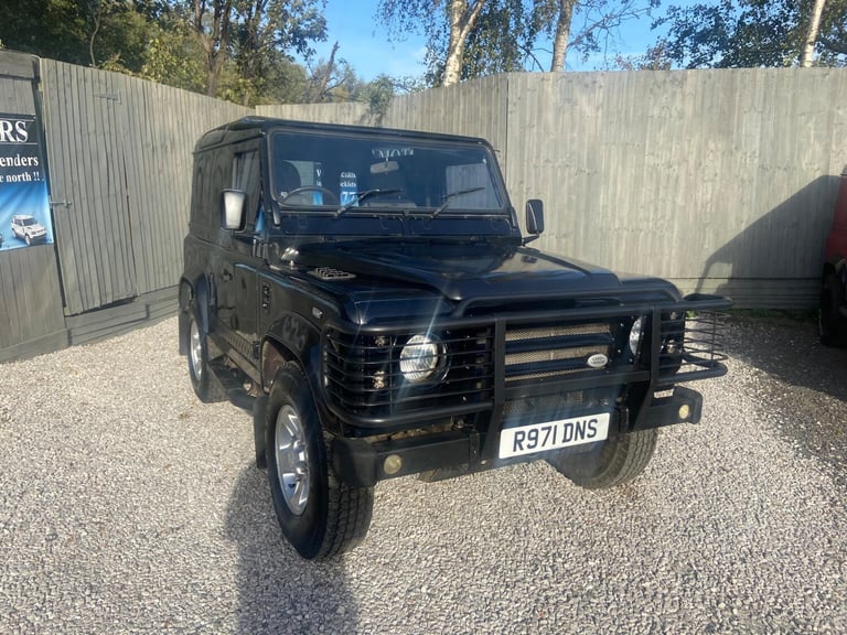  Land Rover Defender 90 2.5 TDi County Station Wagon 3dr Diesel Manual (111 bhp) Diesel Manual