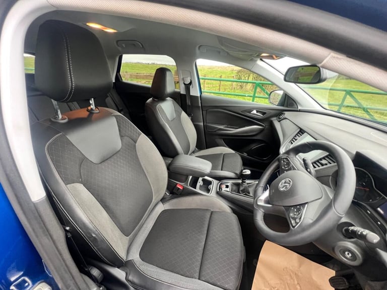 VAUXHALL GRANDLAND X 1.5 Turbo D SRi Nav 2020