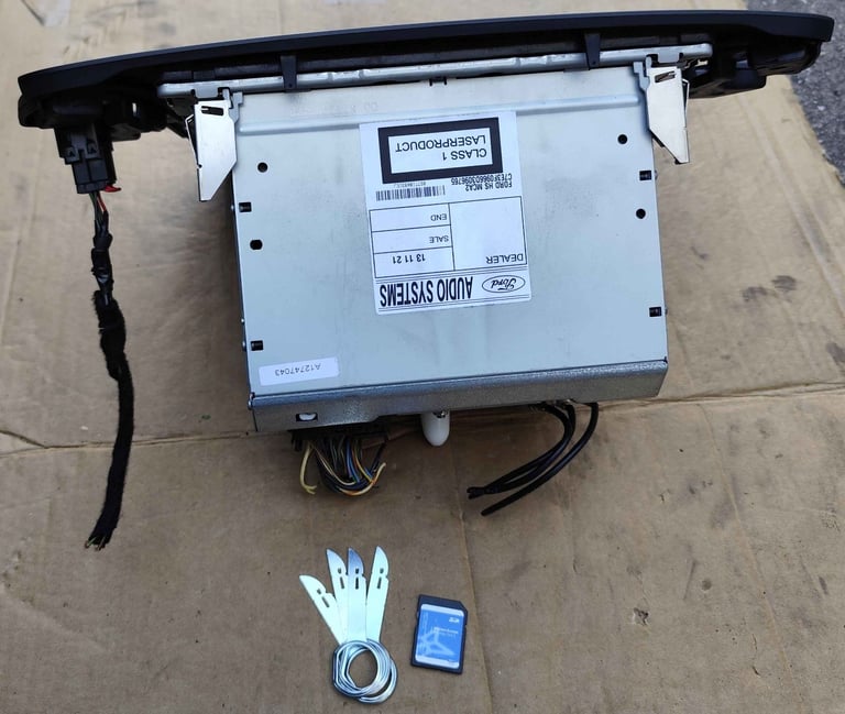  Ford Mondeo MK4 Control Unit 2010-2014 + Sd Card Maps + the four buttons at the bottom  £90