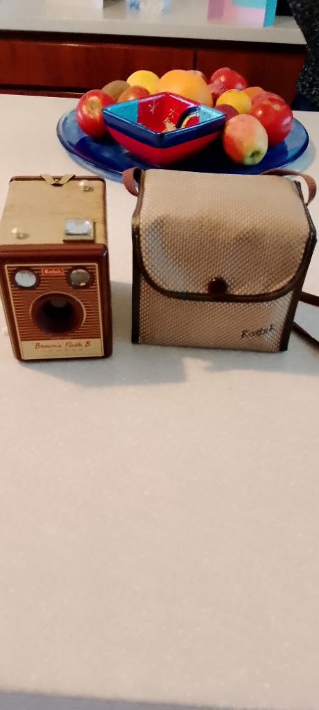 Vintage Kodak Brownie Flash B