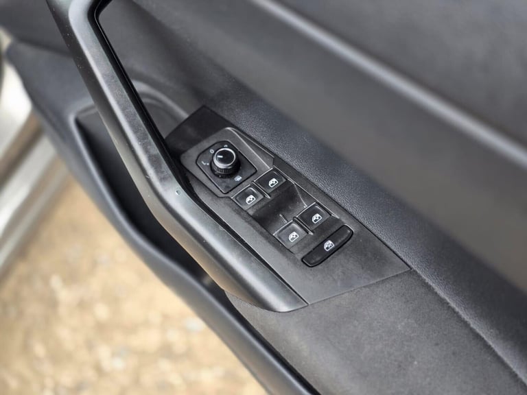 2018 Volkswagen Polo 1.0 TSI SE Hatchback 5dr Petrol DSG Euro 6 (s/s) (95 ps) Hatchback Petrol Au...