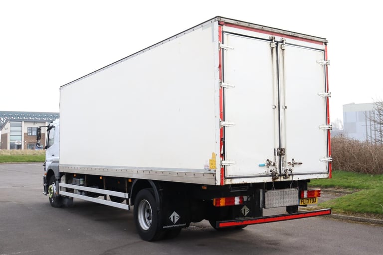 MERCEDES AXOR 1824 4X2 SLEEPER 26FT BOXVAN (2013)