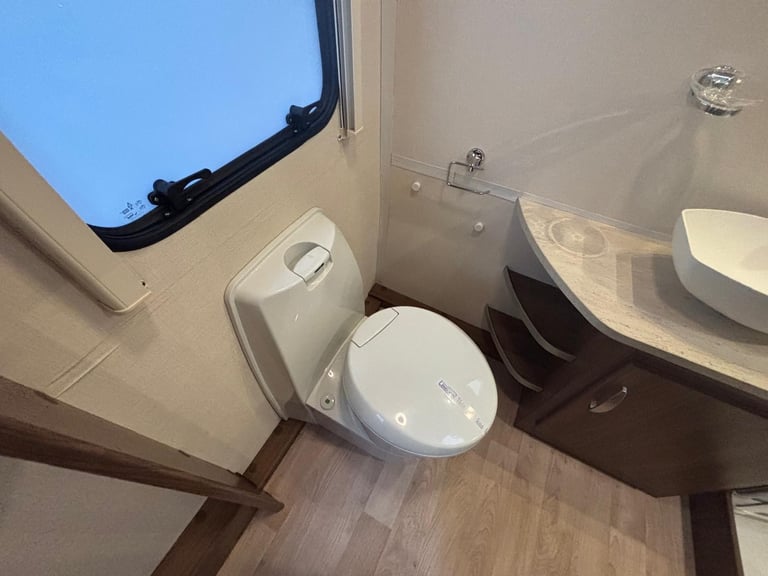 2019 VENUS 570-4, LIGHT WEIGHT FIXED BED, ONE OWNER, MOVER, ............NOW SOLD